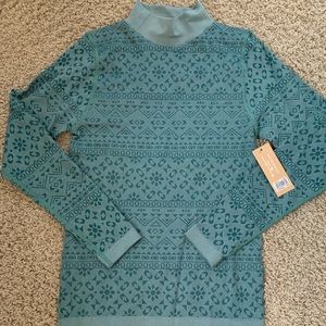 ***SOLD*** NWT Seamless athletic top